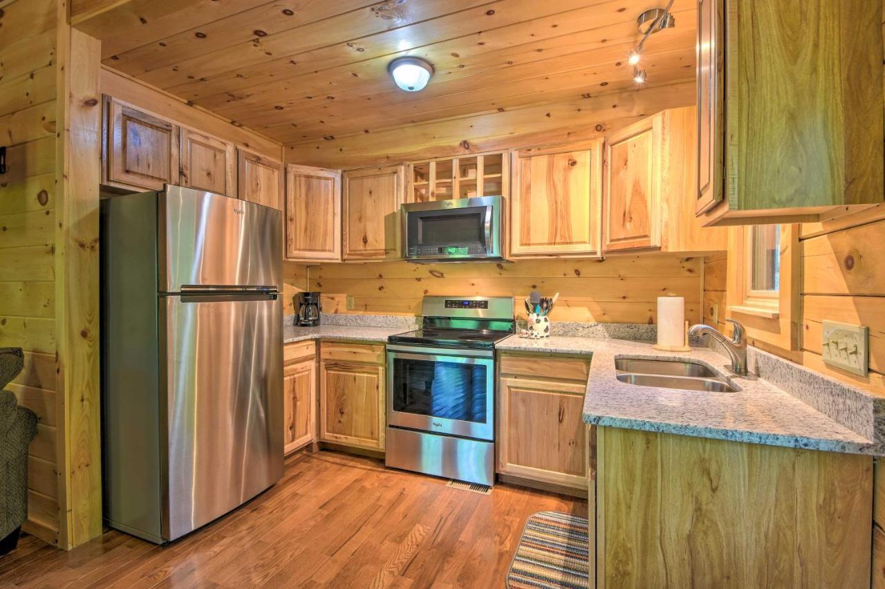 Murphy Cabin With Spacious Deck And Forest Views! المظهر الخارجي الصورة