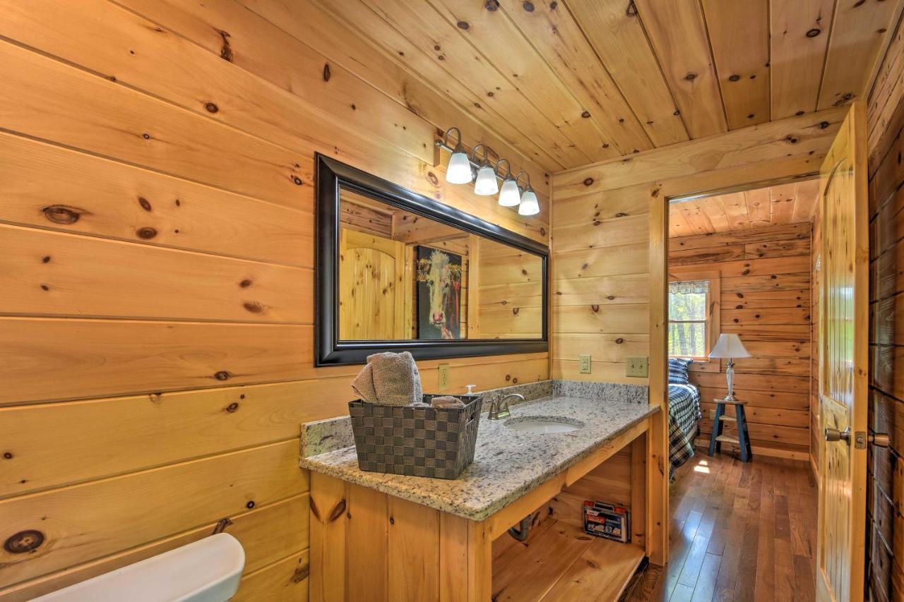 Murphy Cabin With Spacious Deck And Forest Views! المظهر الخارجي الصورة