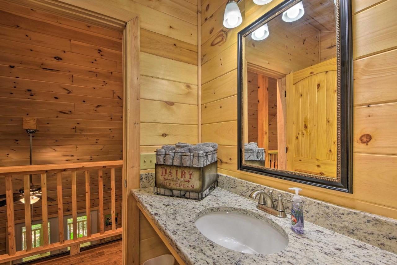 Murphy Cabin With Spacious Deck And Forest Views! المظهر الخارجي الصورة